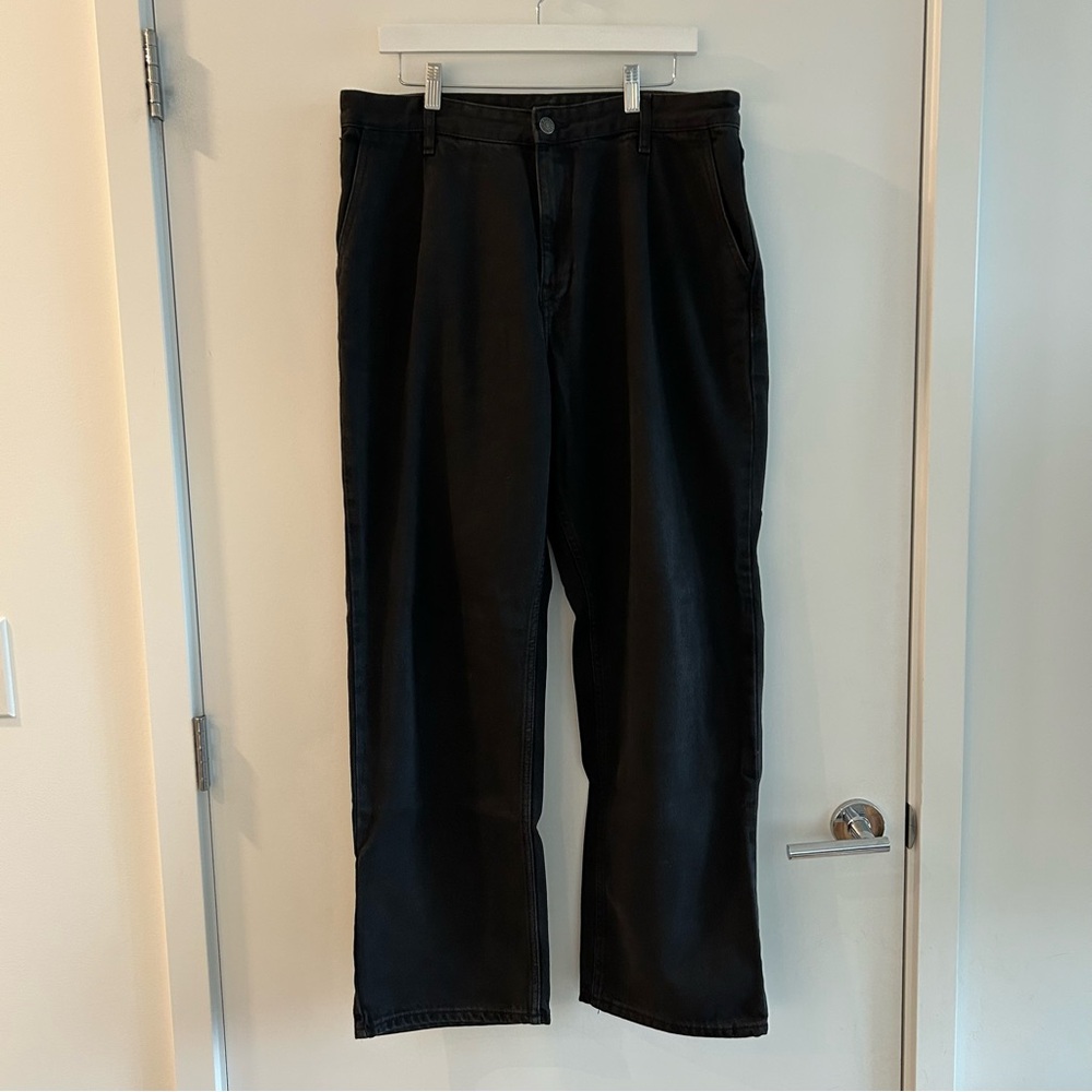 Bershka - Black Pleated Wide-Leg Denim Pants Men’s - size 34”